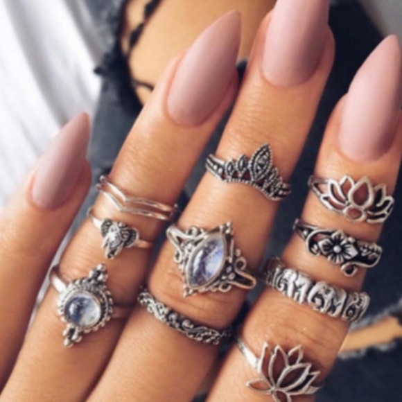 Jewelry - 10 Silver Namaste Ring Set